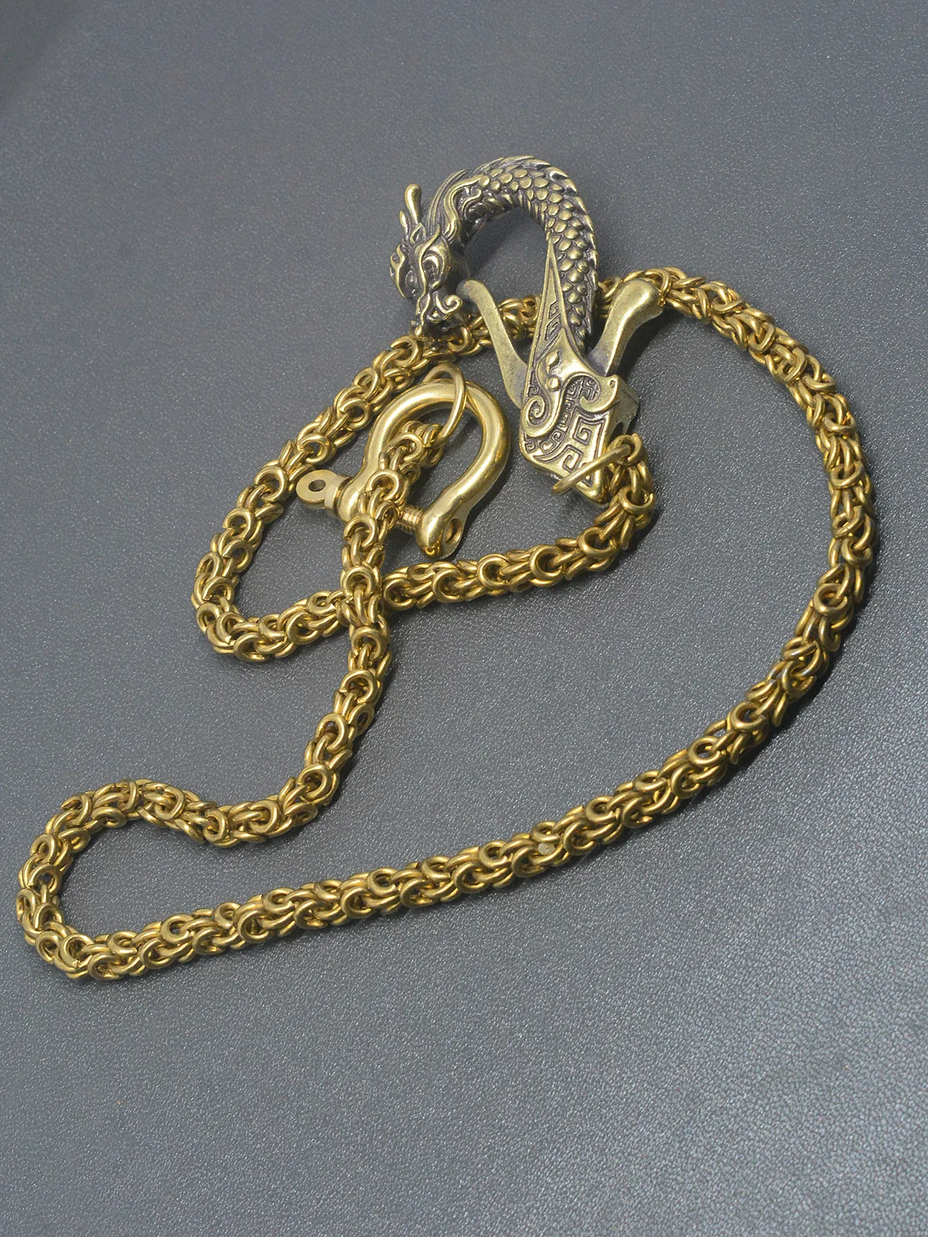 21 ins retro Brass spring snap new pattern Dragon belt Hook Key Fob Clip byzantine snake Wallet Chain Keychain Key Ring
21 ins retro Brass spring snap new pattern Dragon belt Hook Key Fob Clip byzantine snake Wallet Chain Keychain Key Ring