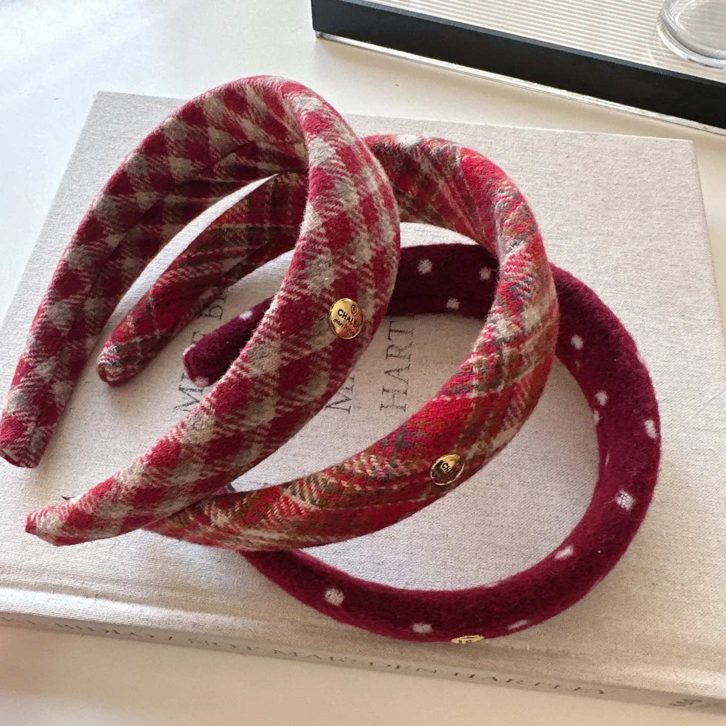 Red Plaid Plush Wide Headband for Women Winter Warm Volume Boosting Non Slip Comfortable Premium Daily Hair Accessory
Red Plaid Plush Wide Headband for Women Winter Warm Volume Boosting Non Slip Comfortable Premium Daily Hair Accessory