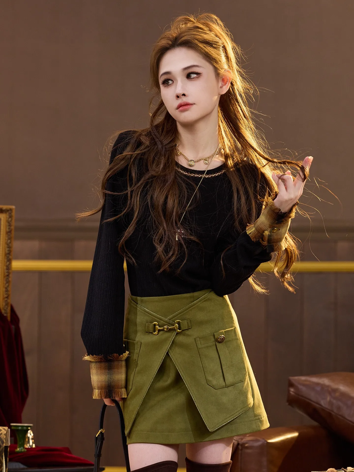 Простая женская футболка с длинным рукавом TUNT: модная, элегантная, свободного кроя, из дышащей смесовой ткани, удобная, для осени и зимы
Простая женская футболка с длинным рукавом TUNT: модная, элегантная, свободного кроя, из дышащей смесовой ткани, удобная, для осени и зимы