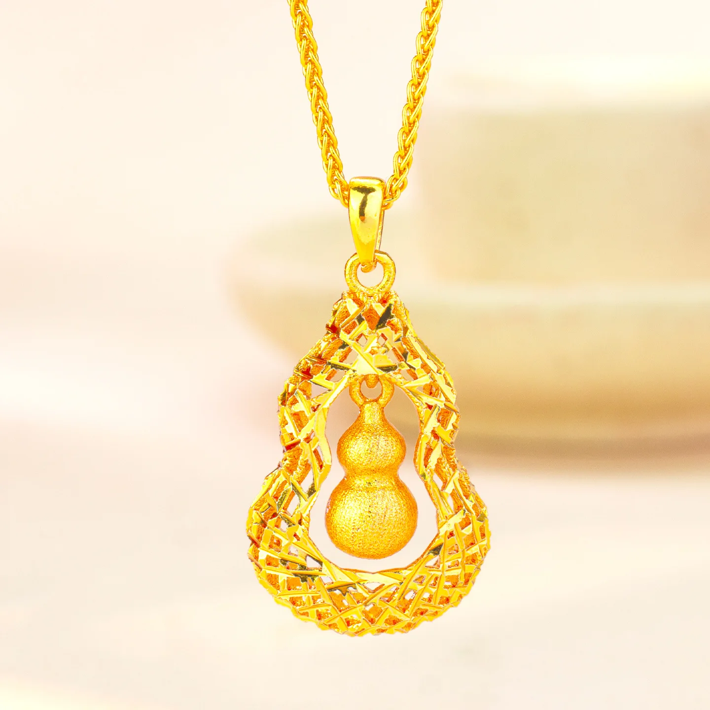 Роскошное женское ожерелье из чистого золота 9999 карат из настоящего золота с полой золотой подвеской в виде тыквы Fulu
Роскошное женское ожерелье из чистого золота 9999 карат из настоящего золота с полой золотой подвеской в виде тыквы Fulu