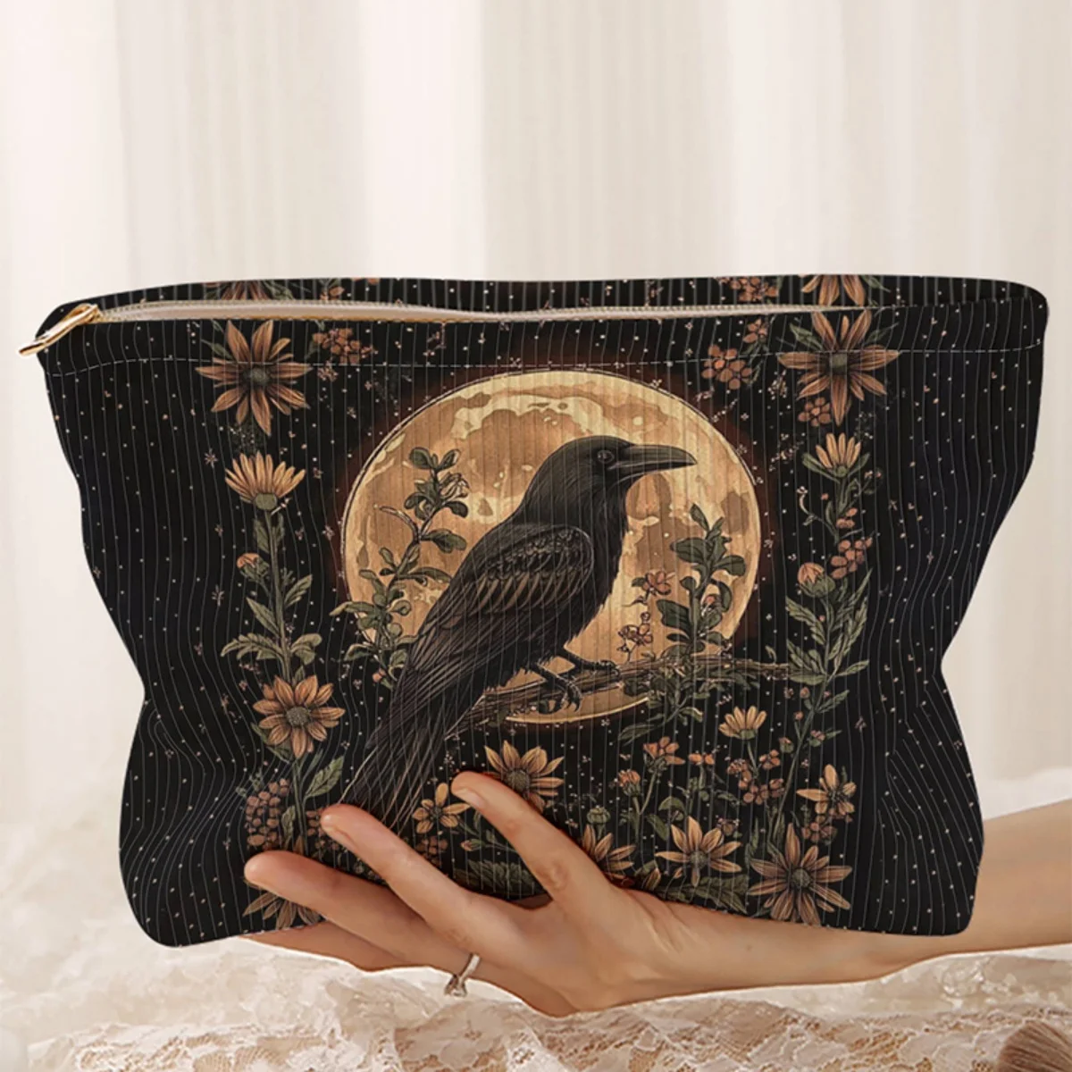 Bird patterned corduroy makeup bag, lightweight zipper storage box, multifunctional bag with lining, used for storing cosmetics
Bird patterned corduroy makeup bag, lightweight zipper storage box, multifunctional bag with lining, used for storing cosmetics