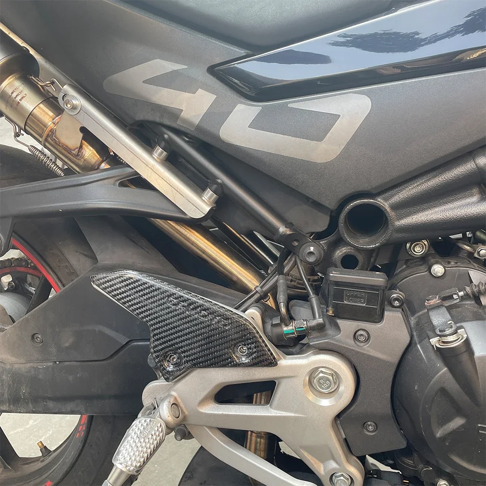 Motorcycle Rear Set Heel Guard Protector Pegel Rearset Cover Wing Plate Shell decoration for CFMOTO 450SR SR450 CF450
Motorcycle Rear Set Heel Guard Protector Pegel Rearset Cover Wing Plate Shell decoration for CFMOTO 450SR SR450 CF450