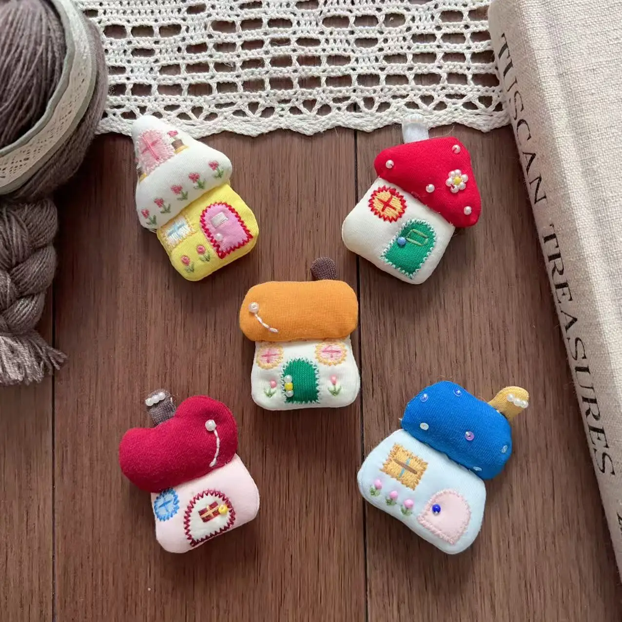 Soft Stuffed Cartoon House Brooch Pin Hair Accessory for Shoes Socks Bag Charm Sewing Embellishment Cute Lightweight
Soft Stuffed Cartoon House Brooch Pin Hair Accessory for Shoes Socks Bag Charm Sewing Embellishment Cute Lightweight