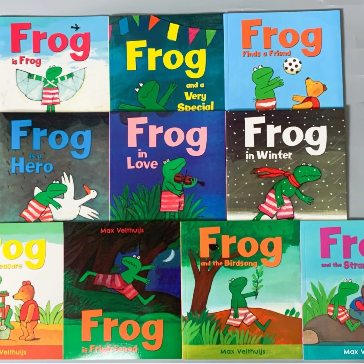 Frog Frog Frog 10 large format, full color comic picture book children's English reading enlightenment storybook
Frog Frog Frog 10 large format, full color comic picture book children's English reading enlightenment storybook