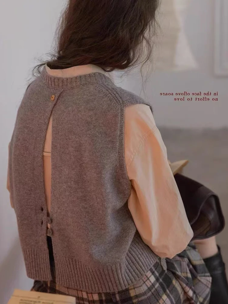 Korean Sle round Ne Knitted Camere Vest Comfortable Soft Hollow out Design oulder Bared Top Women's Faion Autumn Wear
Korean Sle round Ne Knitted Camere Vest Comfortable Soft Hollow out Design oulder Bared Top Women's Faion Autumn Wear