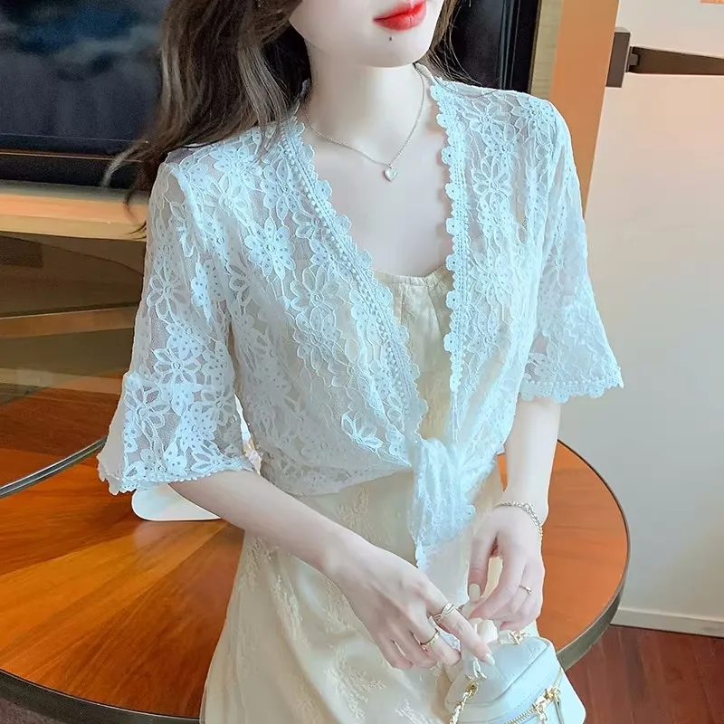 Lace Short Cover up Jacket Women's Summer Thin Sun Protection Coat Car Coat Style Korean Version Commute Style Five Sleeve Le...
Lace Short Cover up Jacket Women's Summer Thin Sun Protection Coat Car Coat Style Korean Version Commute Style Five Sleeve Le...