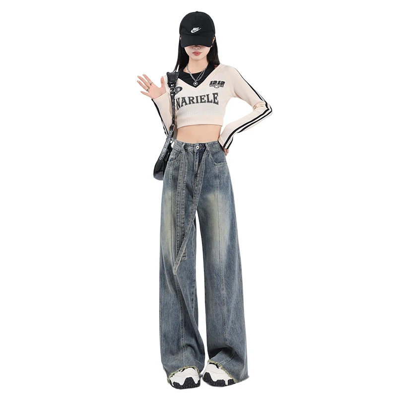 Retro wide-leg high-waisted jeans for women in autumn and winter new American high street slim hottie floor loose straight pants
Retro wide-leg high-waisted jeans for women in autumn and winter new American high street slim hottie floor loose straight pants