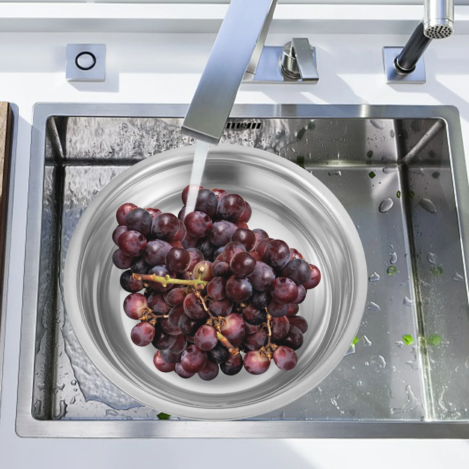 5pcs Stainless Steel Vegetable Washing Basin Rice Washing Sieve Drain Design Stackable Kitchen Storage Basket Metal Draining
5pcs Stainless Steel Vegetable Washing Basin Rice Washing Sieve Drain Design Stackable Kitchen Storage Basket Metal Draining