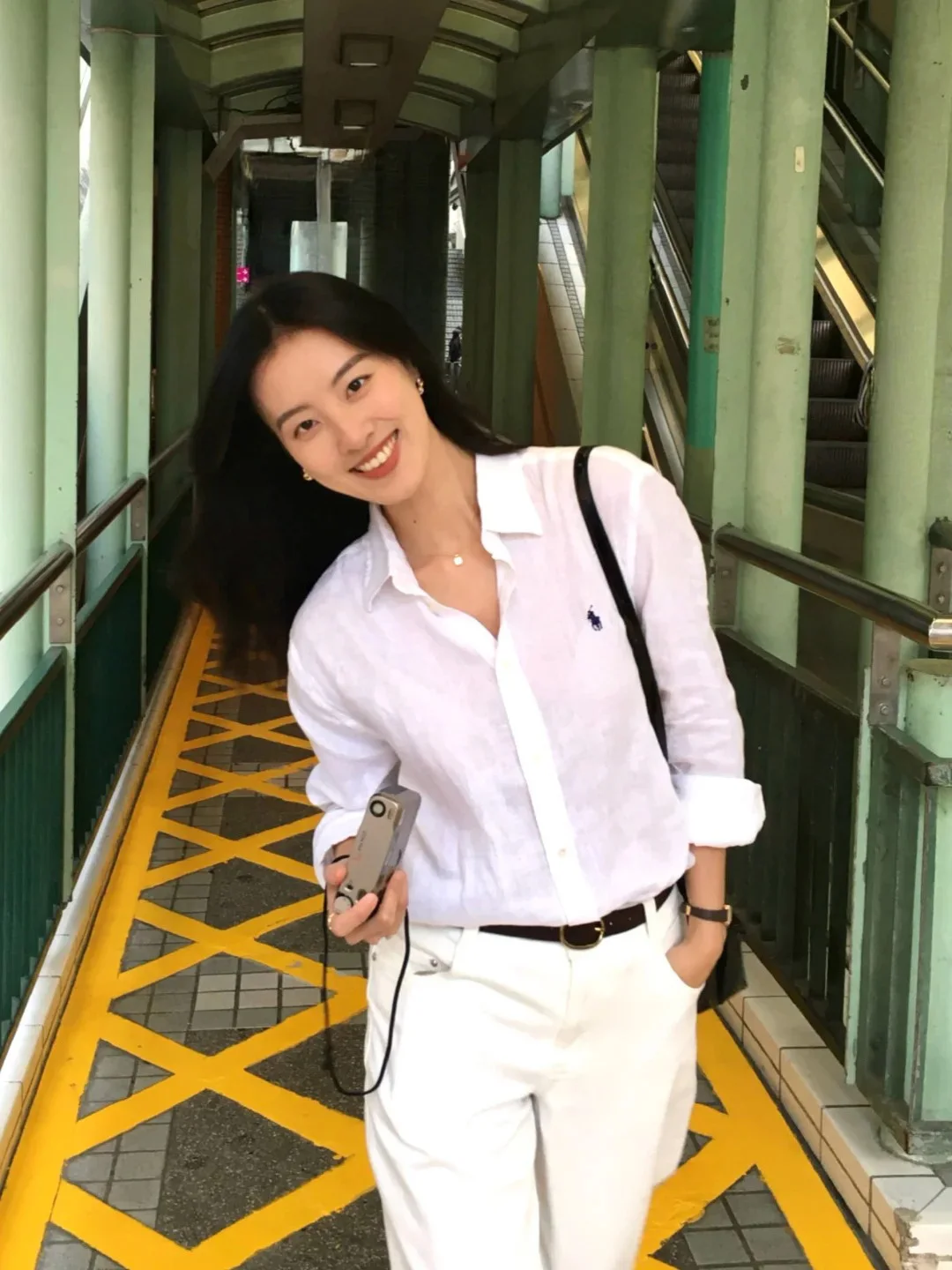 Retro Korean Style Long Sleeve White Translucent Loose Women's Shirt Summer Thin Casual Fashionable Button up Casual Shirt
Retro Korean Style Long Sleeve White Translucent Loose Women's Shirt Summer Thin Casual Fashionable Button up Casual Shirt