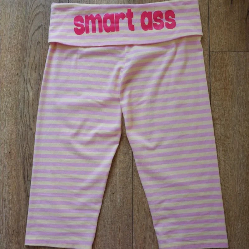 American retro street sweet cool spicy girls style striped letter print slim fit mid length pants Y2k style mid length pants emo
American retro street sweet cool spicy girls style striped letter print slim fit mid length pants Y2k style mid length pants emo