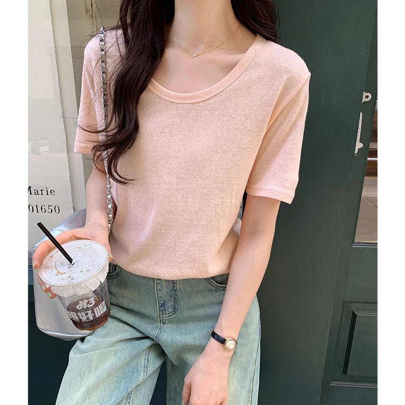 2024 Summer T-shirt For Women Fashion Simple Style V-neck Short-sleeved Pullover Top Solid Color Casual T-shirt
2024 Summer T-shirt For Women Fashion Simple Style V-neck Short-sleeved Pullover Top Solid Color Casual T-shirt