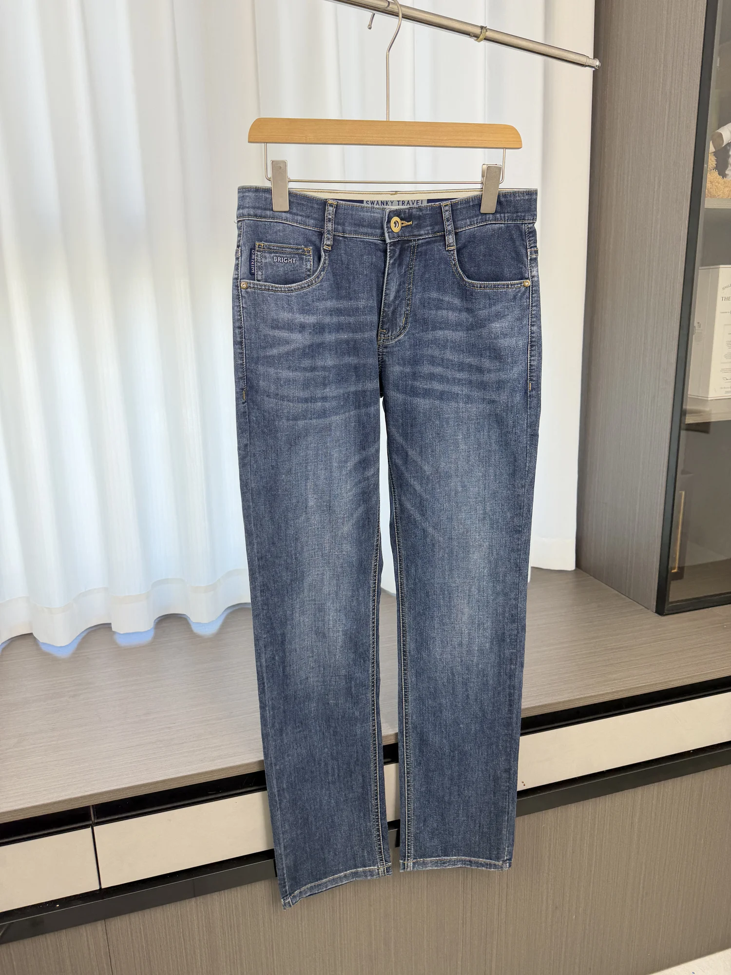 Silk Blend Men's Casual Straight Leg Jeans Spring Summer Elastic Comfortable Fashionable Denim Pants Breathable Youth Wear
Silk Blend Men's Casual Straight Leg Jeans Spring Summer Elastic Comfortable Fashionable Denim Pants Breathable Youth Wear