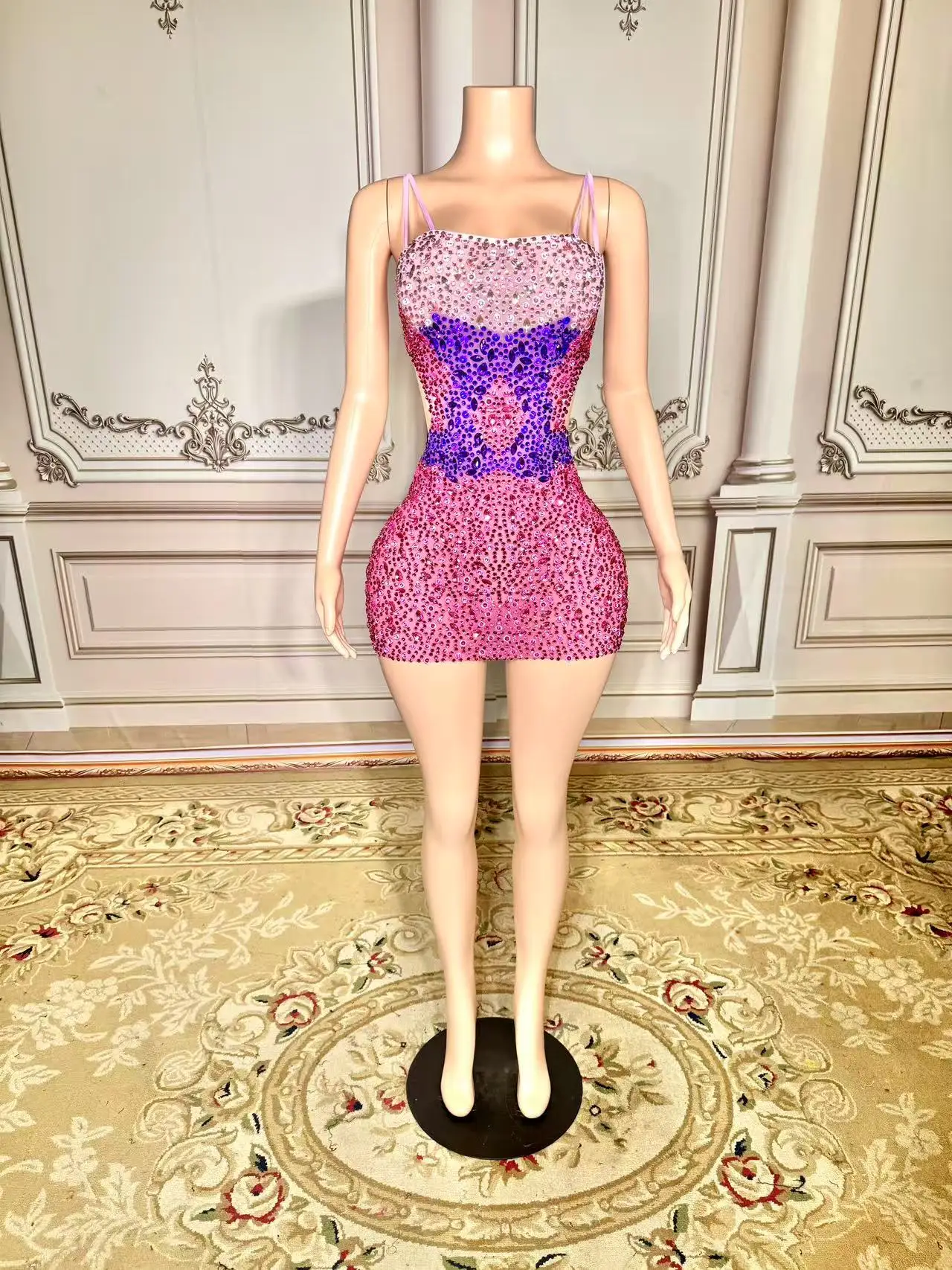 Sparking Diamonds Crystal Sexy Mesh See Through Bodycon Mini Dress Women Birthday Party Celebrate Performance Costume
Sparking Diamonds Crystal Sexy Mesh See Through Bodycon Mini Dress Women Birthday Party Celebrate Performance Costume