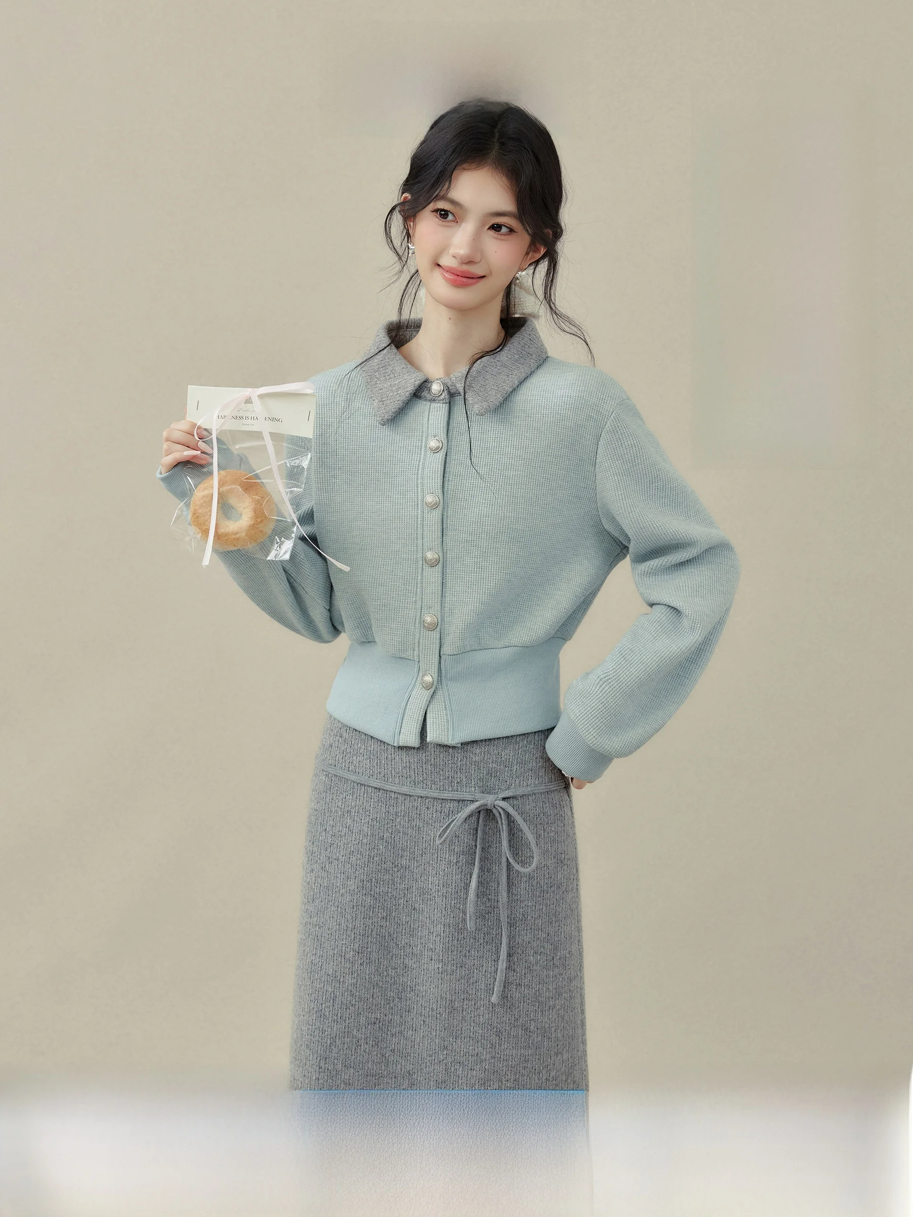Autumn Winter Open Cardigan Short Top Women High Waist Straight Tube Skirt Set Turn-down Collar Warm Long Sleeve Fashion...
Autumn Winter Open Cardigan Short Top Women High Waist Straight Tube Skirt Set Turn-down Collar Warm Long Sleeve Fashion...