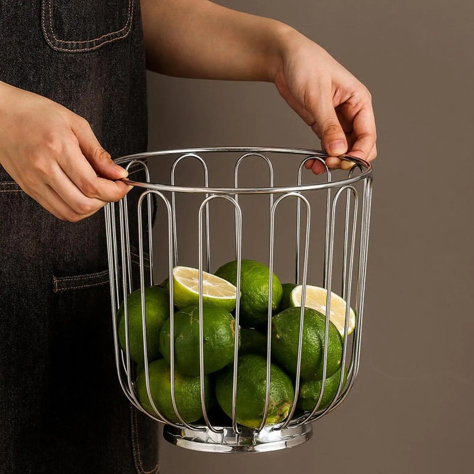 Modern Simple Fruit Basket Sturdy Vegetable Fruit Bowl Household Tableware Kitchen Storage Box for Home Restaurant Decoration
Modern Simple Fruit Basket Sturdy Vegetable Fruit Bowl Household Tableware Kitchen Storage Box for Home Restaurant Decoration