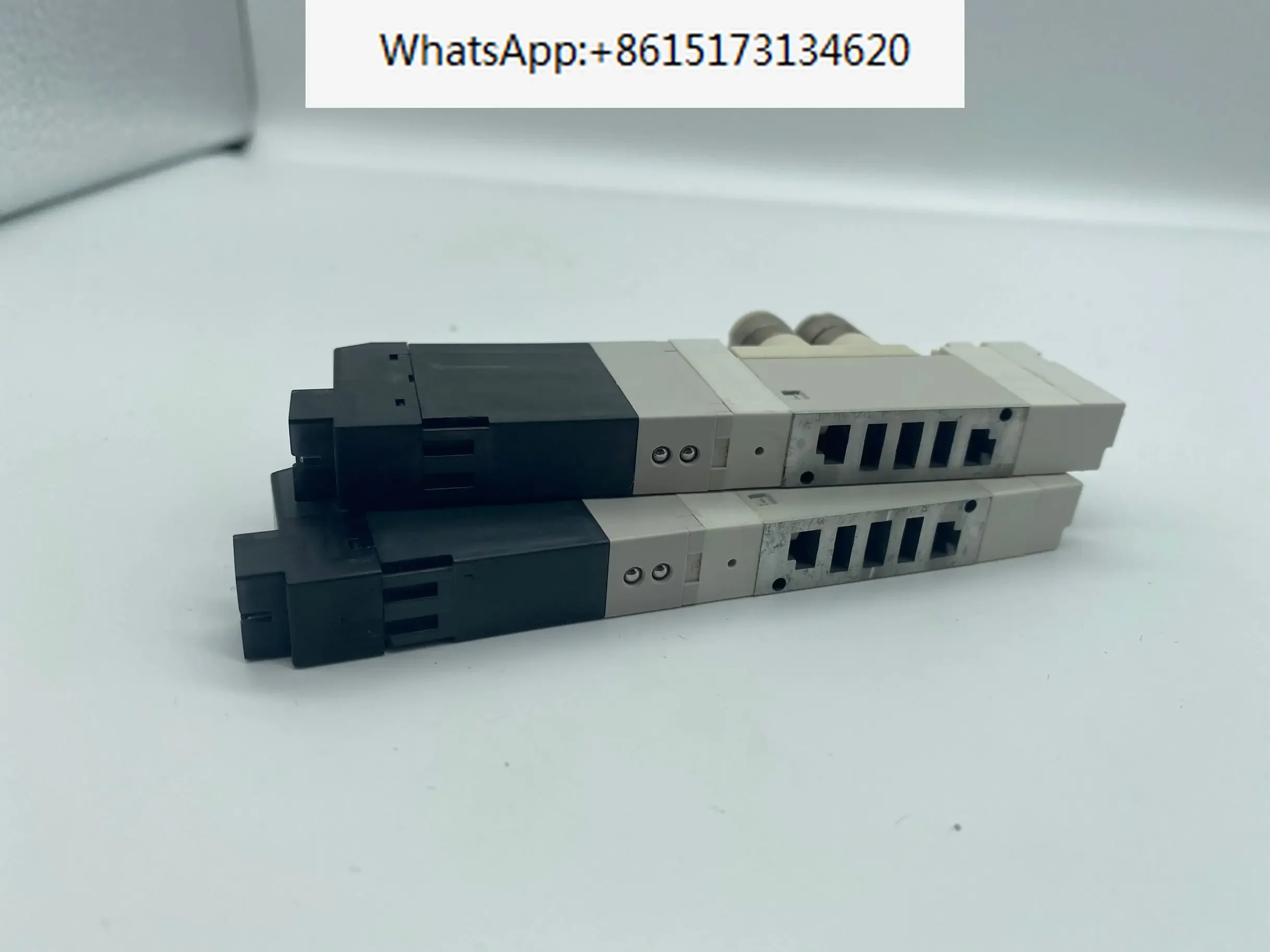 Xiaojinjing Electromagnetic Valve F10T1-CPS Upper Gas Pipe 6 cm Replacement SMC Electromagnetic Valve VQZ1121
Xiaojinjing Electromagnetic Valve F10T1-CPS Upper Gas Pipe 6 cm Replacement SMC Electromagnetic Valve VQZ1121