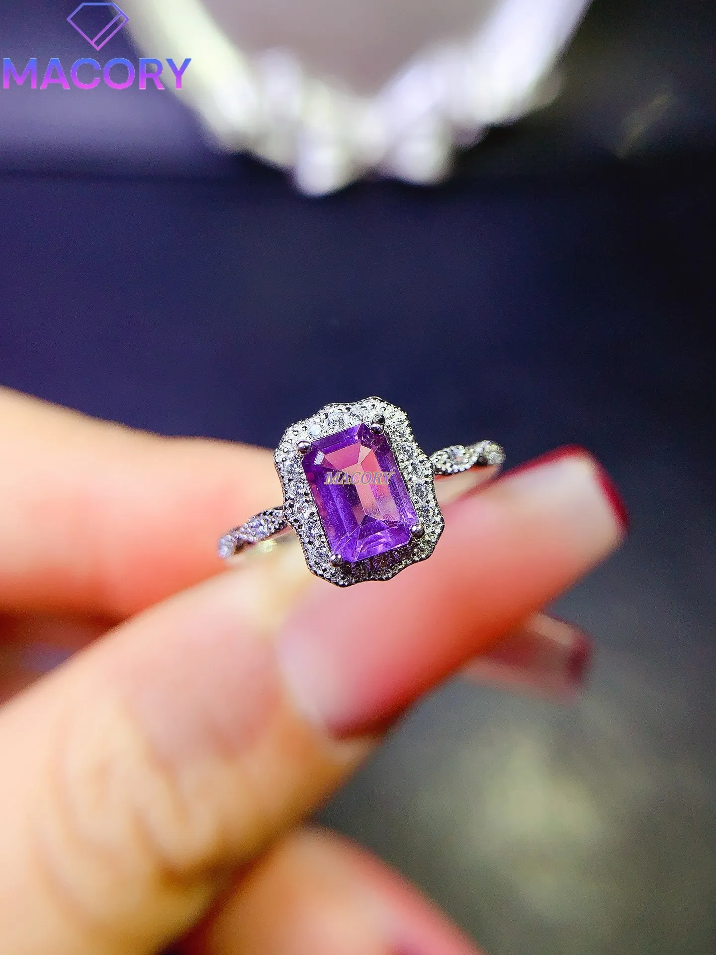 Pure Natural Amethyst Ring High Quality 925 Sterling Silver Women's Mystery Purple Fine Jewelry Certificate Certification
Pure Natural Amethyst Ring High Quality 925 Sterling Silver Women's Mystery Purple Fine Jewelry Certificate Certification