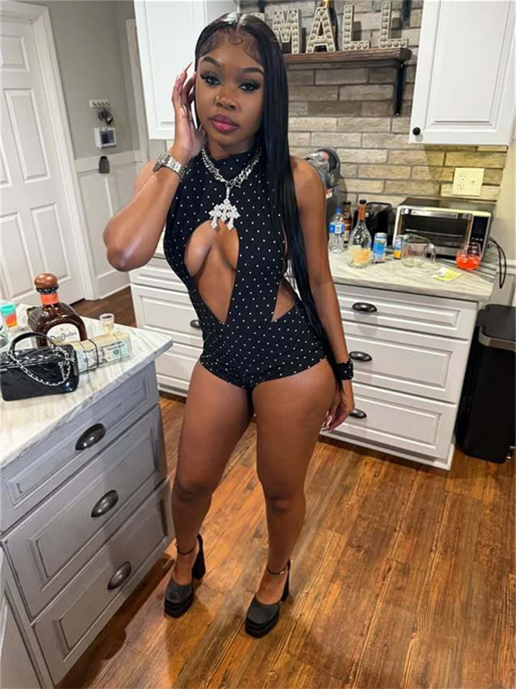 Leosoxs Polka Dot Print Playsuits Women Hollow Backless Sleeveless O-Neck Sexy Midnight Skinny Wild Hottie Summer Streetwear
Leosoxs Polka Dot Print Playsuits Women Hollow Backless Sleeveless O-Neck Sexy Midnight Skinny Wild Hottie Summer Streetwear