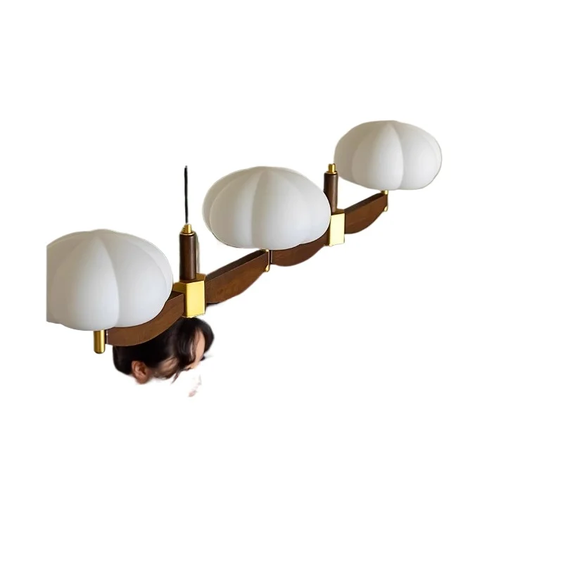 French antique restaurant light, dining table chandelier three-headed one-word strip American retro island bar
French antique restaurant light, dining table chandelier three-headed one-word strip American retro island bar