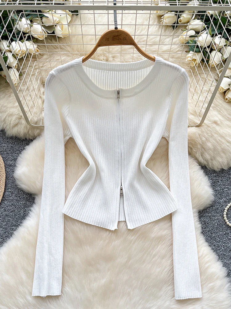 Весенне-осенний женский вязаный топ с круглым вырезом на молнии и длинными рукавами, новый женский белый модный тонкий короткий кардиган, свитер S150 
Весенне-осенний женский вязаный топ с круглым вырезом на молнии и длинными рукавами, новый женский белый модный тонкий короткий кардиган, свитер S150