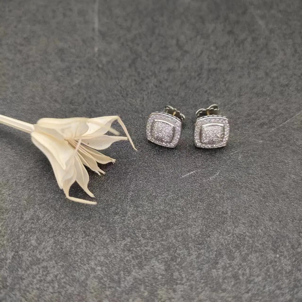 New Plated 925 Sterling Silver Square Full Diamond Fashion Design Label 6MM Earrings Couple Jewelry
New Plated 925 Sterling Silver Square Full Diamond Fashion Design Label 6MM Earrings Couple Jewelry
