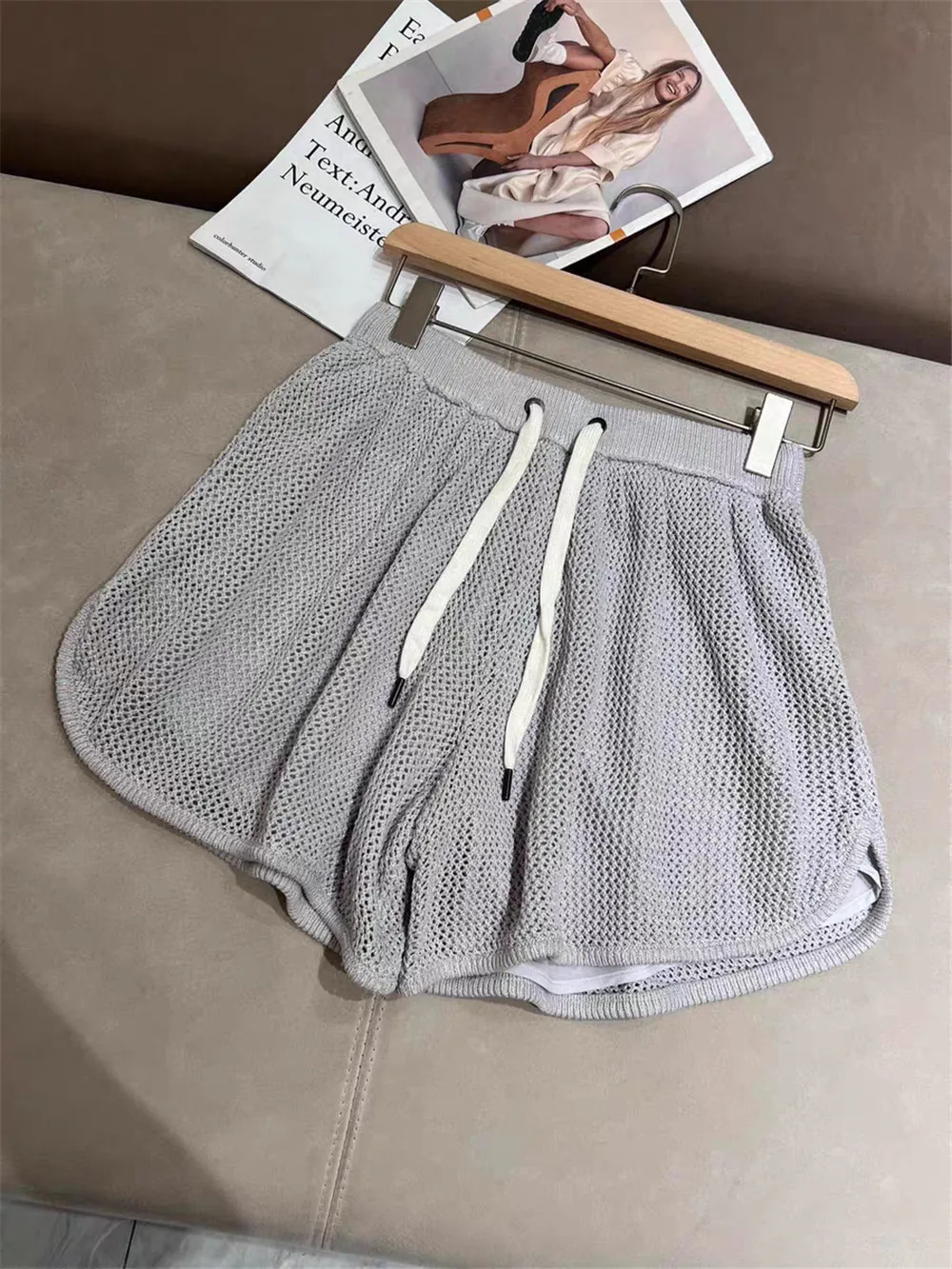 Women's Summer New Versatile Contrasting Hollow Knitted Sweater+Elastic Waist Shorts Two-Piece Set
Women's Summer New Versatile Contrasting Hollow Knitted Sweater+Elastic Waist Shorts Two-Piece Set