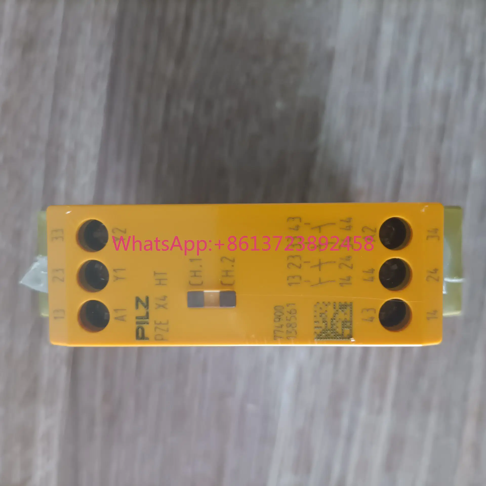 774900 PILZ safety relay PZE X4 HT, 24VDC 4n/o in Stock
774900 PILZ safety relay PZE X4 HT, 24VDC 4n/o in Stock