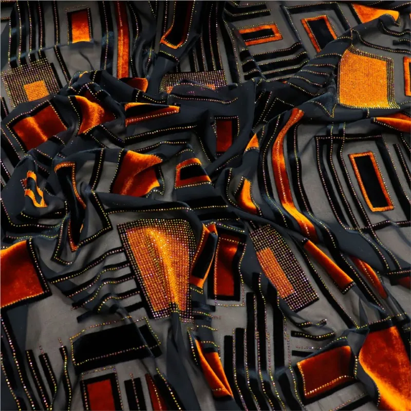 Тканый бархатный парчовый вискозный цветочный тисненый ромбовидный и узорчатый тканевый спальный платье Cheongsam 
Тканый бархатный парчовый вискозный цветочный тисненый ромбовидный и узорчатый тканевый спальный платье Cheongsam