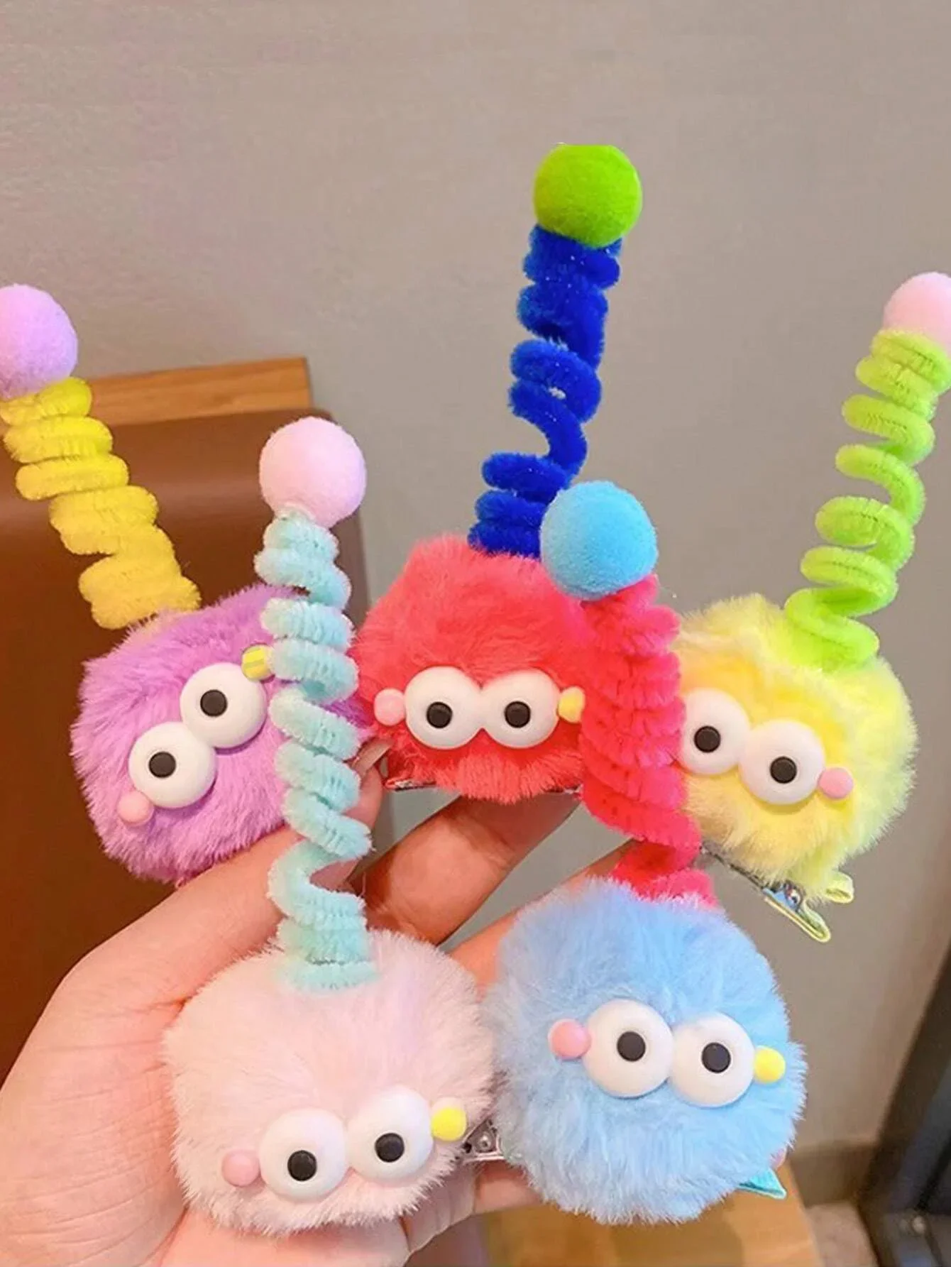 5 Pcs Cute Plush Monster Hair Clips For Girls, Funny Alien Fluffy Hair Pins With Googly Eyes And Spiral Antennae, Colorful Kawaii Hair Accessories For Girls Crazy Hair Day Party Favors Hair Clips, Hair Accessories
5 Pcs Cute Plush Monster Hair Clips For Girls, Funny Alien Fluffy Hair Pins With Googly Eyes And Spiral Antennae, Colorful Kawaii Hair Accessories For Girls Crazy Hair Day Party Favors Hair Clips, Hair Accessories