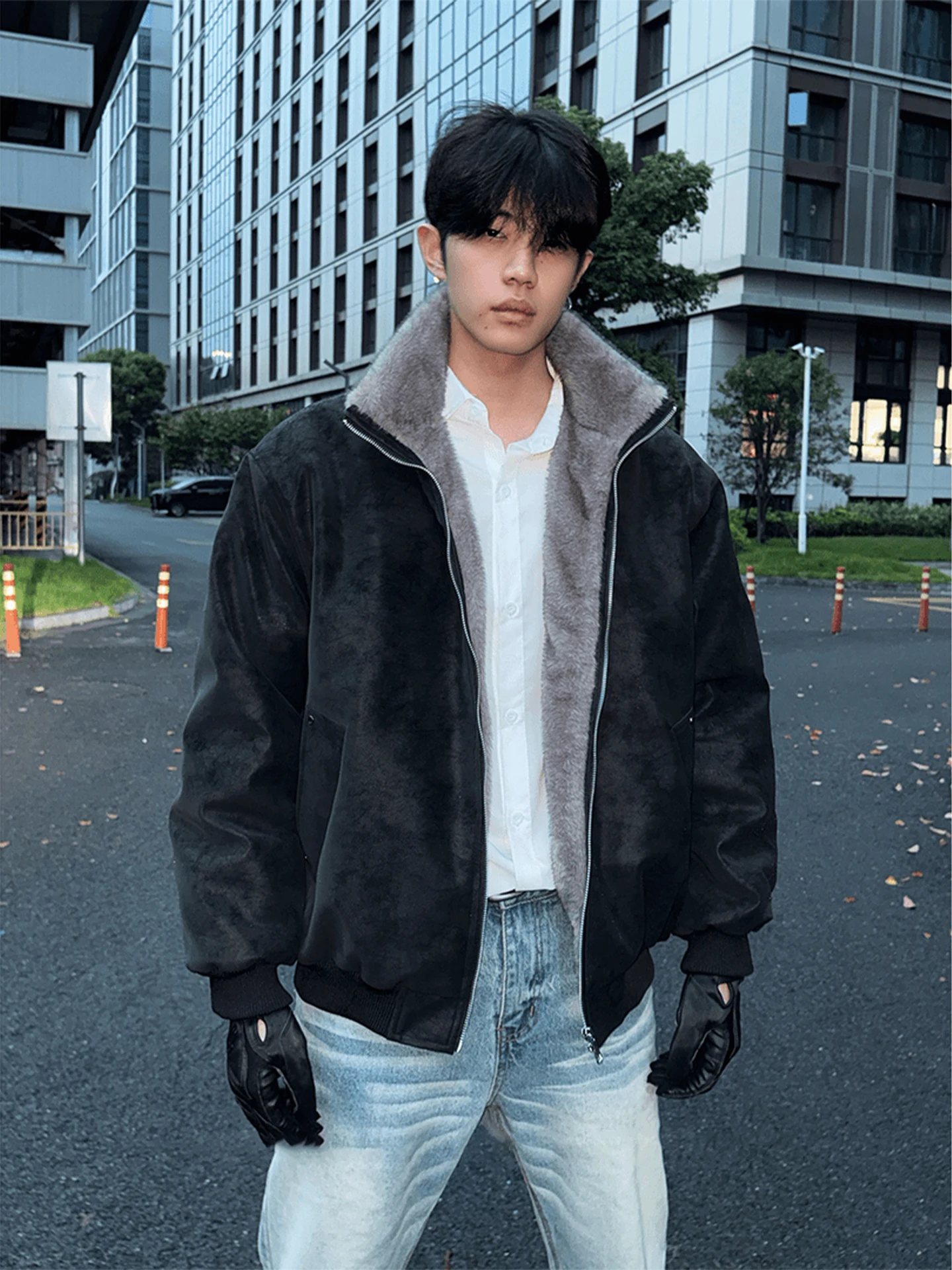 American Retro PU Leather Stand Collar Mountain Eagle Cotton Jaet Fake Fur Collar Thiened Warm Men's Pilot Jaet
American Retro PU Leather Stand Collar Mountain Eagle Cotton Jaet Fake Fur Collar Thiened Warm Men's Pilot Jaet