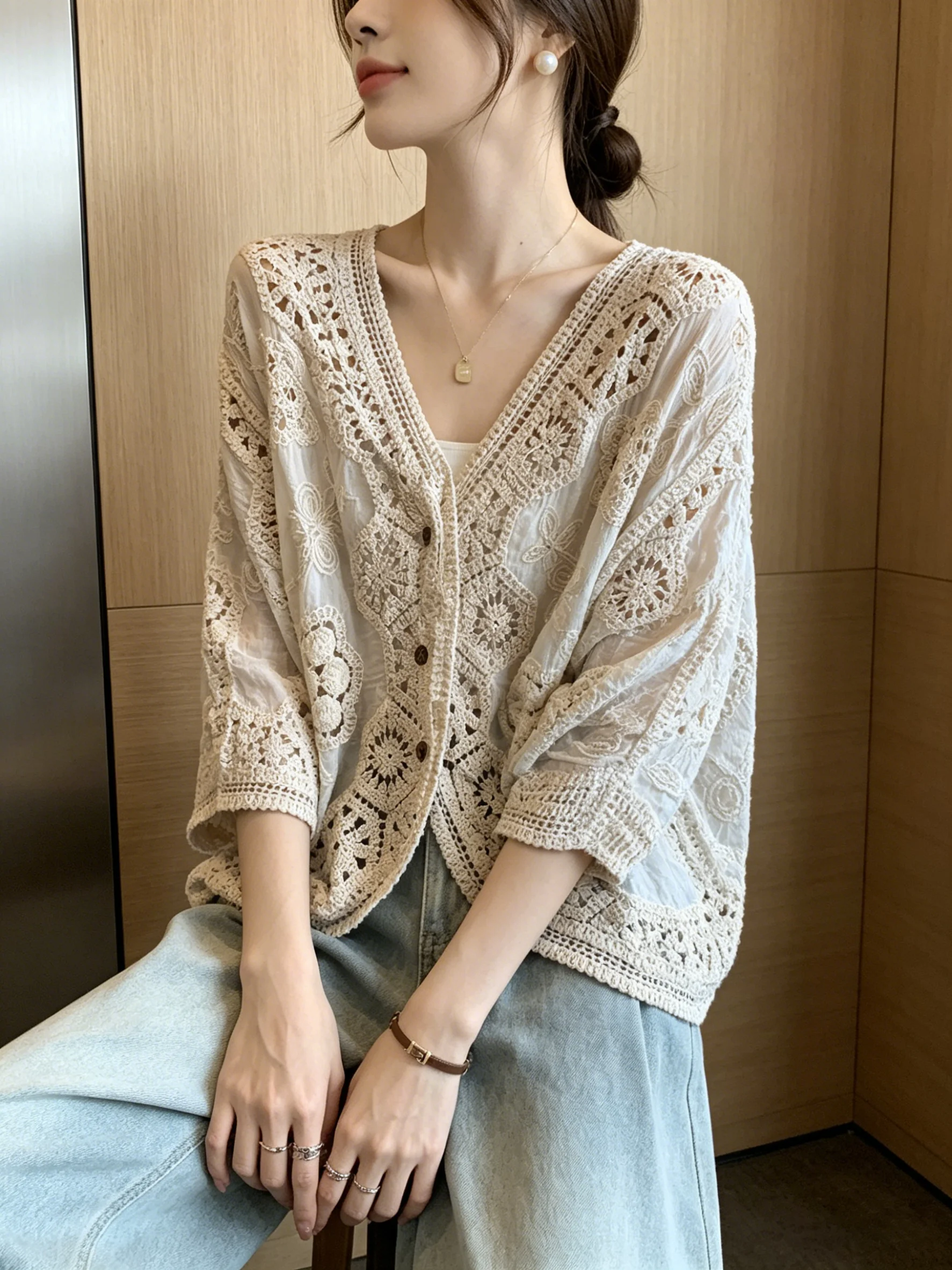 Sun Protection Hollow out Cardigan Women's Summer 2026 New Style Seven Sleeve Shirt Beautiful Breathable Korean Loose Fit
Sun Protection Hollow out Cardigan Women's Summer 2026 New Style Seven Sleeve Shirt Beautiful Breathable Korean Loose Fit