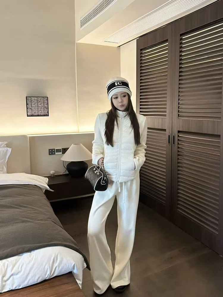 Теплый повседневный женский комплект с воротником-стойкой на молнии, утепленный, с длинными рукавами, приталенный, зимний модный костюм-двойка
Теплый повседневный женский комплект с воротником-стойкой на молнии, утепленный, с длинными рукавами, приталенный, зимний модный костюм-двойка