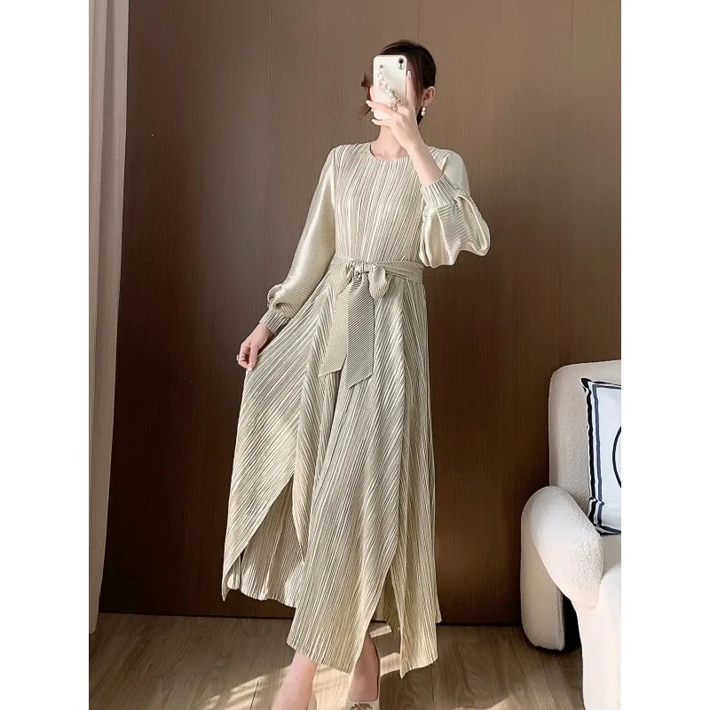 Miyake Pleated Women Elegant Evening Party Dress 2024 Spring New Loose Plus Size Design Female Formal Occasion Dresses
Miyake Pleated Women Elegant Evening Party Dress 2024 Spring New Loose Plus Size Design Female Formal Occasion Dresses