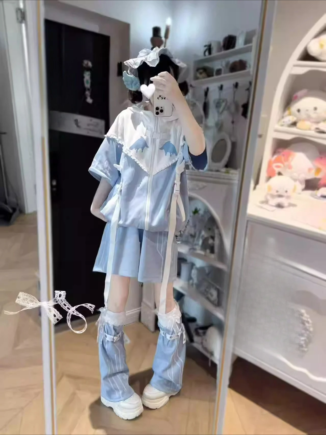 Japanese Y2K Kawaii 3-Piece Set Removable Sleeve Hooded Sweater Loose Shorts Matching Leg Cover Casual Street Style
Japanese Y2K Kawaii 3-Piece Set Removable Sleeve Hooded Sweater Loose Shorts Matching Leg Cover Casual Street Style