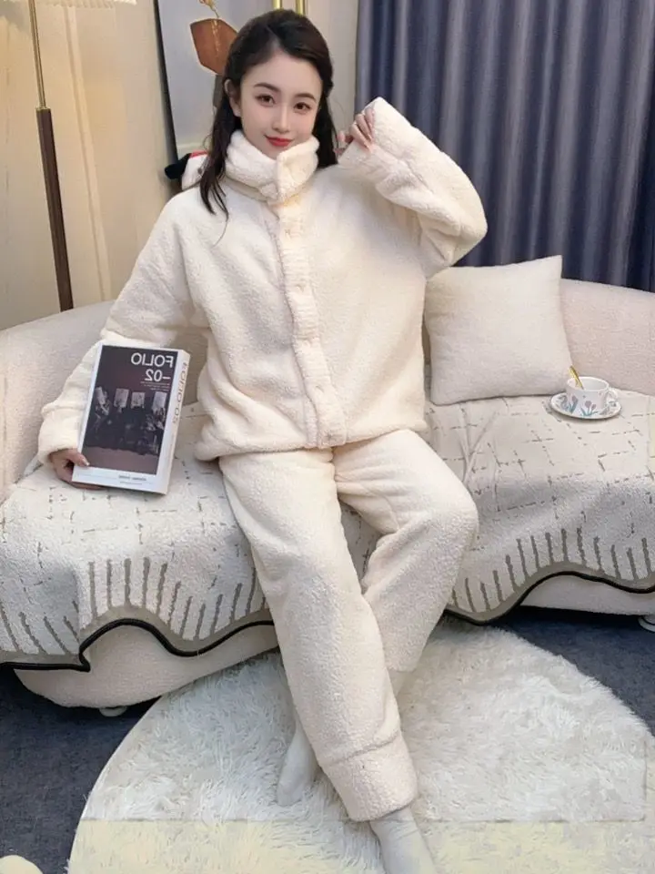 Soft Plu f Velvet Set Faionable Autumn Winter Stand Collar High Collar Open Cardigan New Home Clothes Can Be Worn outside
Soft Plu f Velvet Set Faionable Autumn Winter Stand Collar High Collar Open Cardigan New Home Clothes Can Be Worn outside