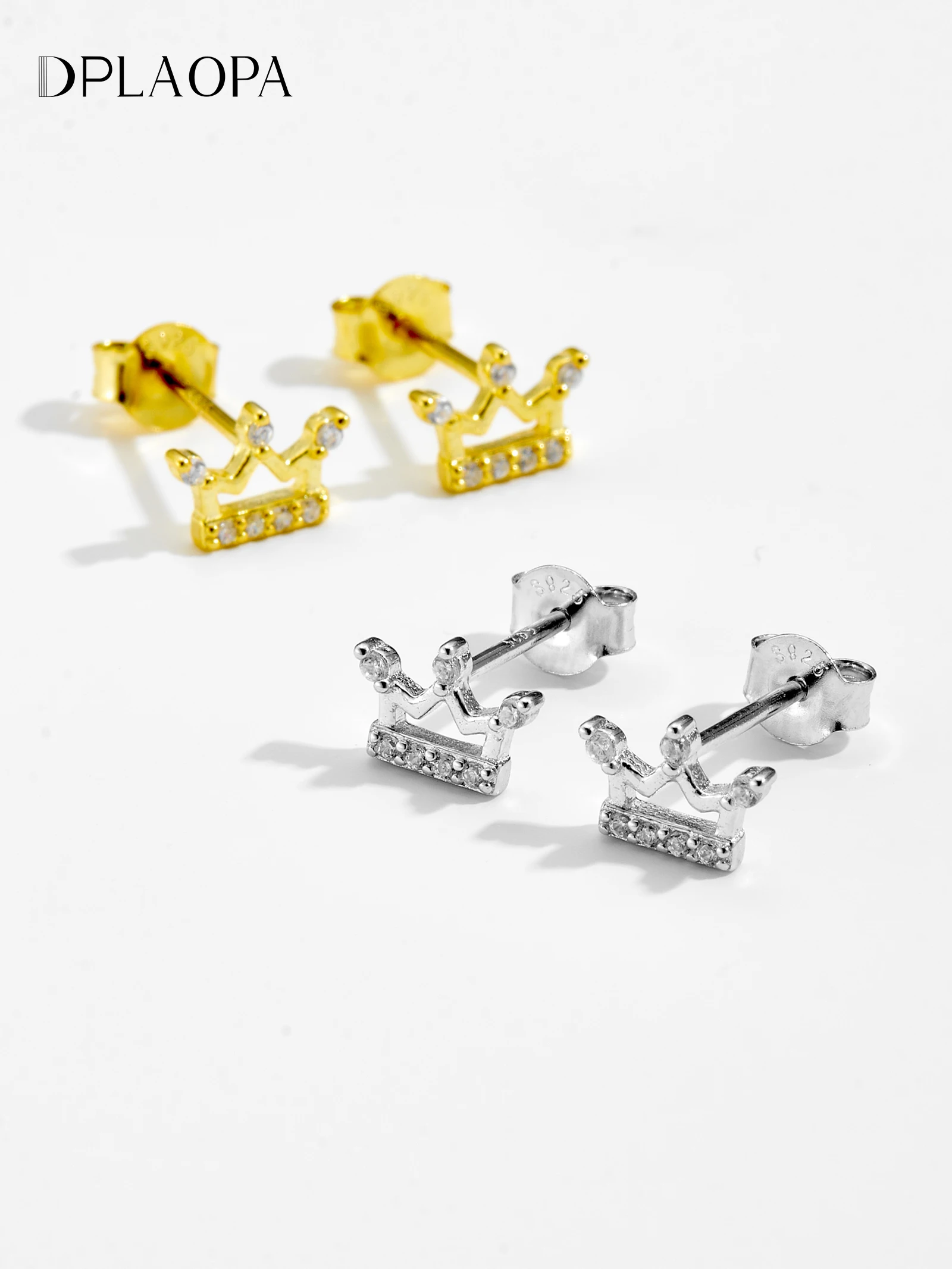 DPLAOPA Women 925 Sterling Silver Queen Crown Shape Zircon CZ Stud Earring Luxury Funky Fine Wedding Anniversary Jewelry Gift
DPLAOPA Women 925 Sterling Silver Queen Crown Shape Zircon CZ Stud Earring Luxury Funky Fine Wedding Anniversary Jewelry Gift