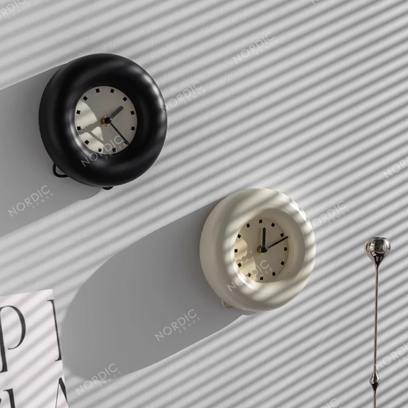 Simple Modern Stylish High-end Silent Wall Clocks Wall Decoration Minimalist Wall Clock Reloj Pared Household Goods
Simple Modern Stylish High-end Silent Wall Clocks Wall Decoration Minimalist Wall Clock Reloj Pared Household Goods