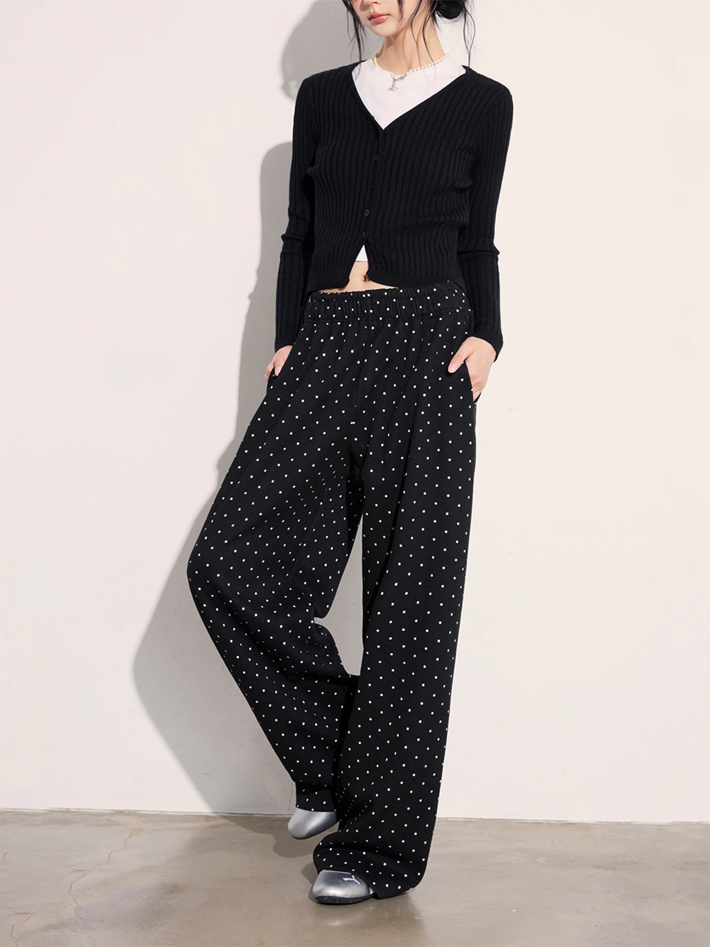 Cream Kitten Polka Dot Wide Leg Pants Women's Loose Casual Straight Cut Trousers Autumn Versatile Ladies Fashion Casual Pants
Cream Kitten Polka Dot Wide Leg Pants Women's Loose Casual Straight Cut Trousers Autumn Versatile Ladies Fashion Casual Pants