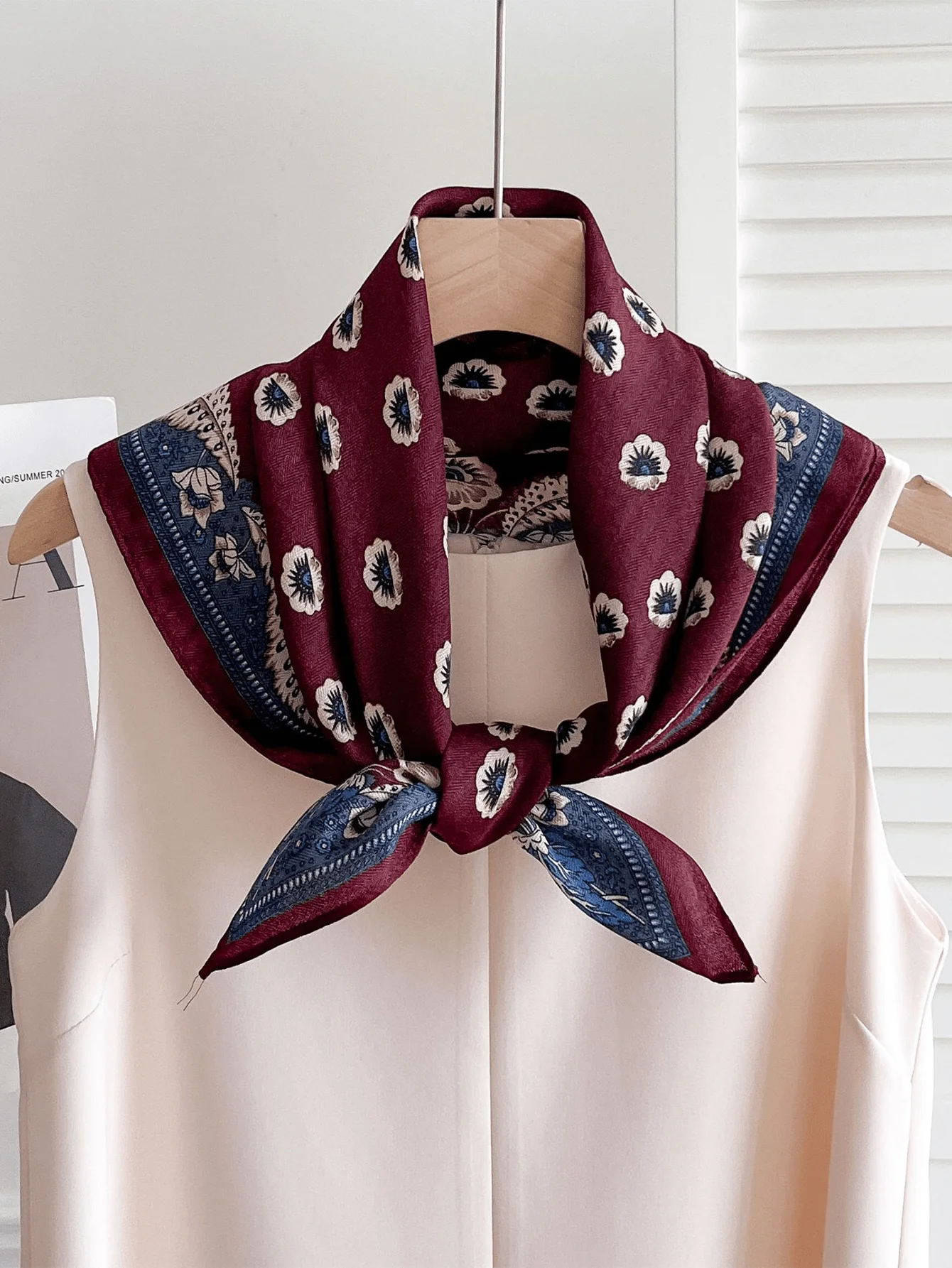 1pc Herringbone & Cashew Print Scarf, Fashionable Faux Linen Velvet Neckerchief, Paisley Print Bandana,Beach,Holiday
1pc Herringbone & Cashew Print Scarf, Fashionable Faux Linen Velvet Neckerchief, Paisley Print Bandana,Beach,Holiday