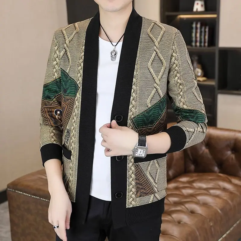 Trend printed cardigan jacket men's autumn new fashion casual handsome top
Trend printed cardigan jacket men's autumn new fashion casual handsome top