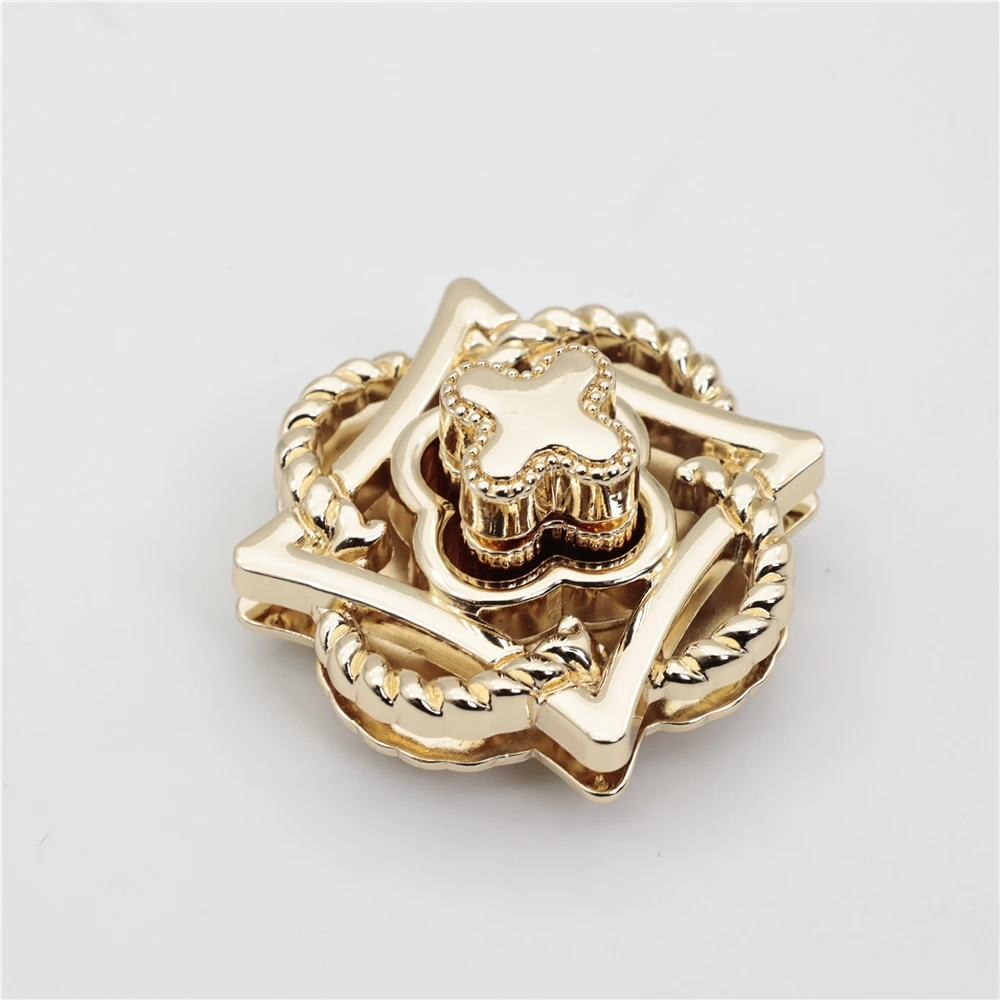 Custom High Quality Bag Decoration Purse Lock Hardware Metal flexible snap twist push Lock for women lady Handbags shoulder bag
Custom High Quality Bag Decoration Purse Lock Hardware Metal flexible snap twist push Lock for women lady Handbags shoulder bag