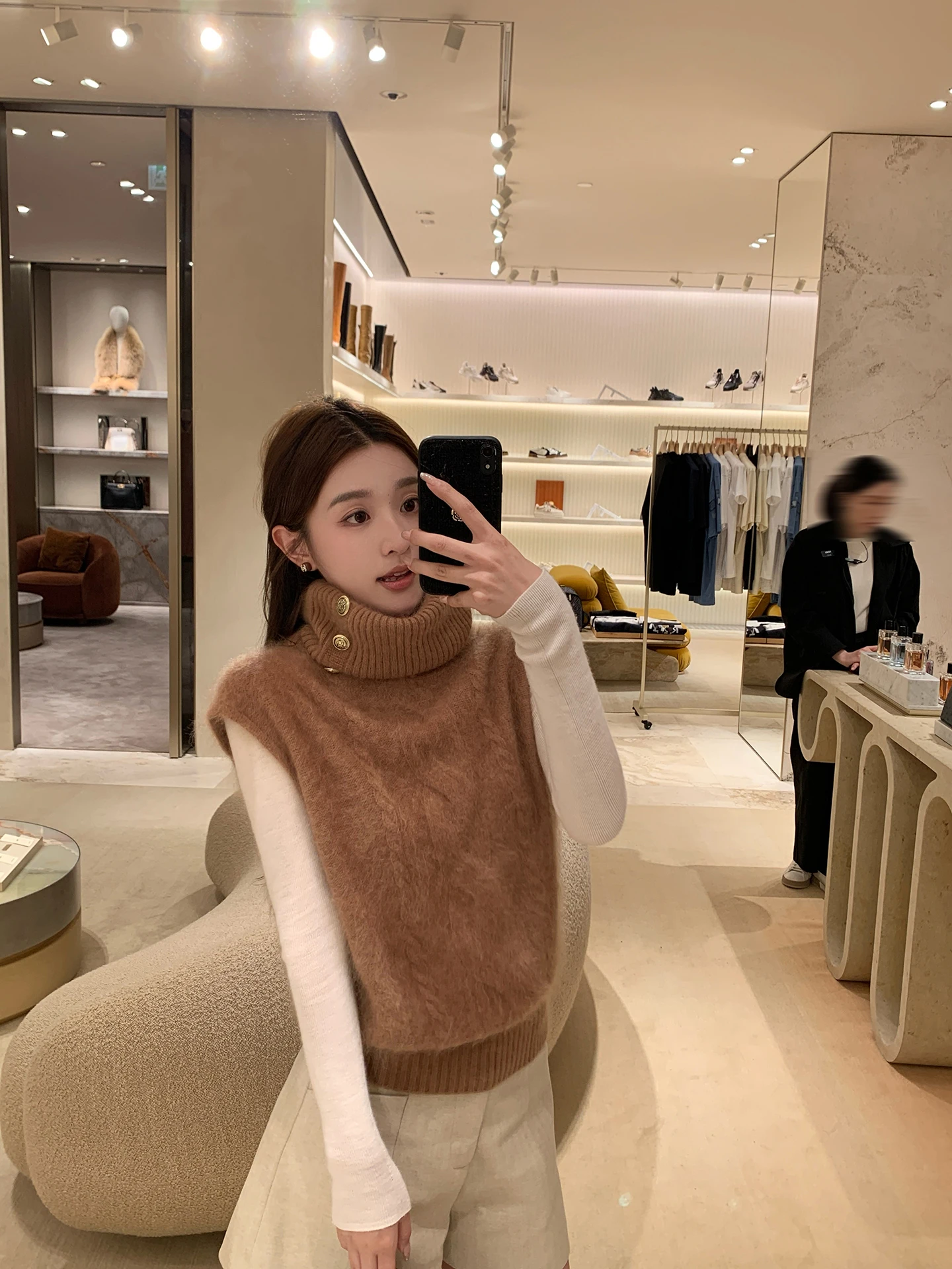 Женский мягкий вязаный жилет Cchen из 100% шерсти с высоким воротником, без рукавов, для ношения поверх одежды
Женский мягкий вязаный жилет Cchen из 100% шерсти с высоким воротником, без рукавов, для ношения поверх одежды