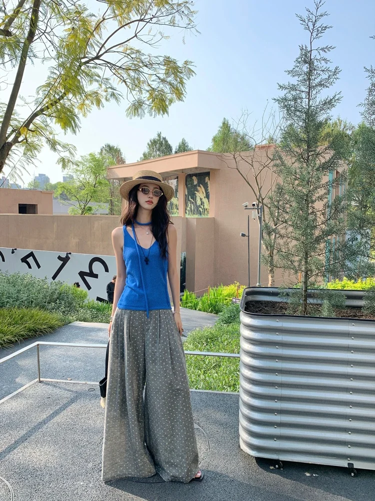 Blue V-Ne Knitted Vest Women's Summer New Sle Comfortable Casual Slimming Thin Top Yang Bubble Brand Commute Sle
Blue V-Ne Knitted Vest Women's Summer New Sle Comfortable Casual Slimming Thin Top Yang Bubble Brand Commute Sle