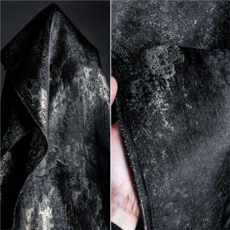 Black gilded silk jacquard fabric heavy process gilding gradient Chinese-style cheongsam bag designer
Black gilded silk jacquard fabric heavy process gilding gradient Chinese-style cheongsam bag designer
