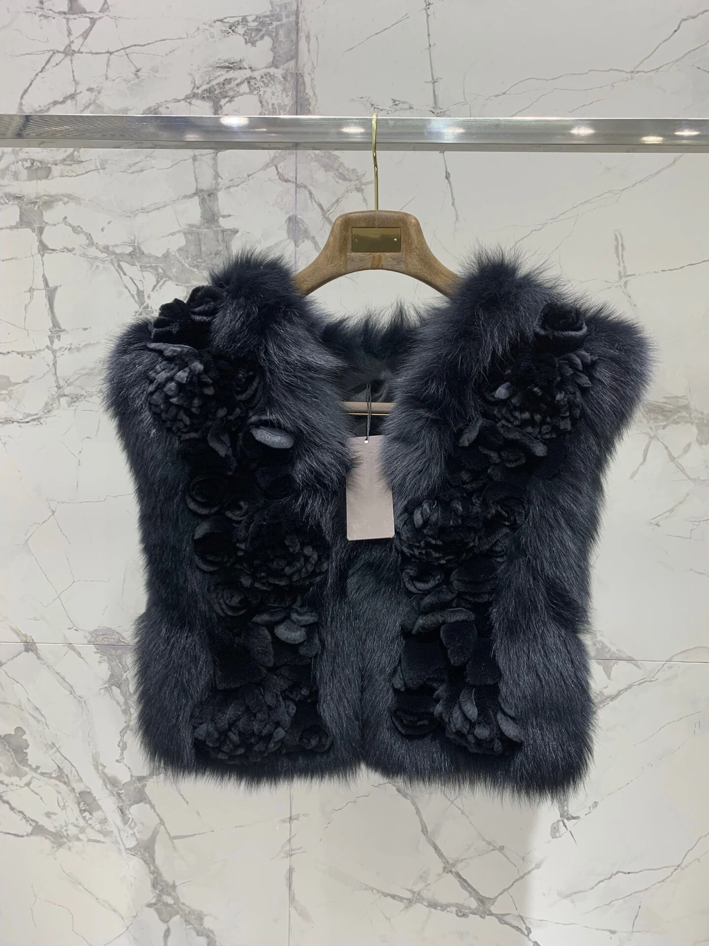 High Quality Mink Fur Jacket Fashion Women's Black Vest Sexy Winter Ladies Flowers Shirt Coat Sleeveless
High Quality Mink Fur Jacket Fashion Women's Black Vest Sexy Winter Ladies Flowers Shirt Coat Sleeveless
