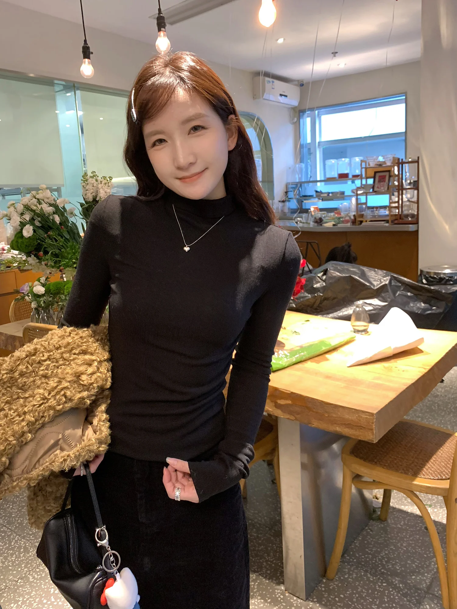 XierZ Korean Sle High Collar Slim Fit Base irt T-irt Women's Layering Inner Wear Top Bla Simple Versatile Long Sve
XierZ Korean Sle High Collar Slim Fit Base irt T-irt Women's Layering Inner Wear Top Bla Simple Versatile Long Sve