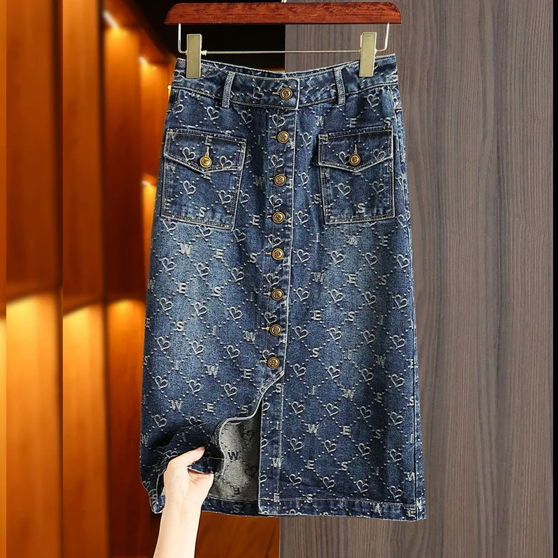 Love Jacquard Western-style Denim Skirt for Women in the Spring and Summer of 2026 with a Casual Design and a Split Hip Skirt
Love Jacquard Western-style Denim Skirt for Women in the Spring and Summer of 2026 with a Casual Design and a Split Hip Skirt
