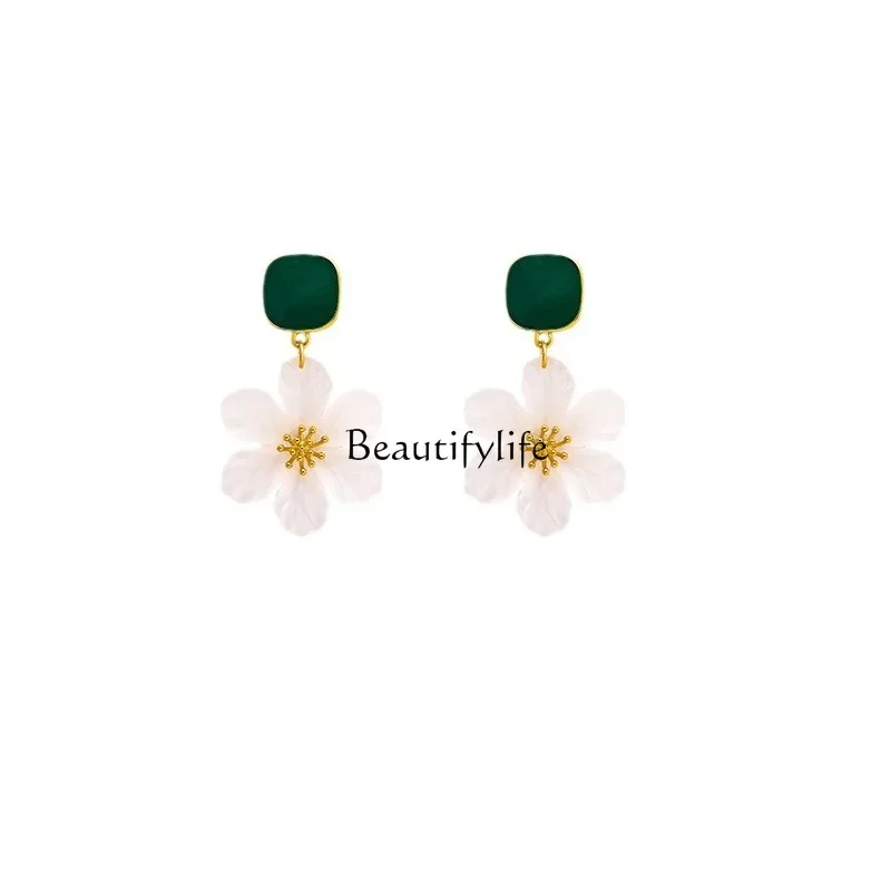 Vintage green flower women's earrings 2024 trend stud earrings niche
Vintage green flower women's earrings 2024 trend stud earrings niche