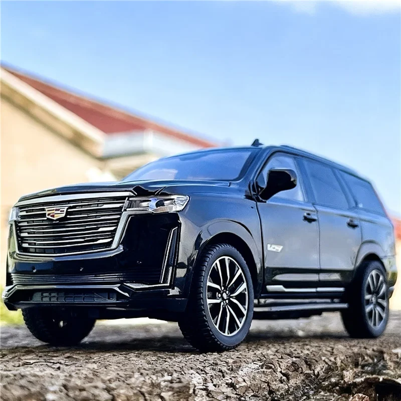 Масштабная модель внедорожника Escalade 1:24, литая металлическая машинка, имитация внедорожника со звуком и светом, коллекционная игрушка для детей, подарок
Масштабная модель внедорожника Escalade 1:24, литая металлическая машинка, имитация внедорожника со звуком и светом, коллекционная игрушка для детей, подарок