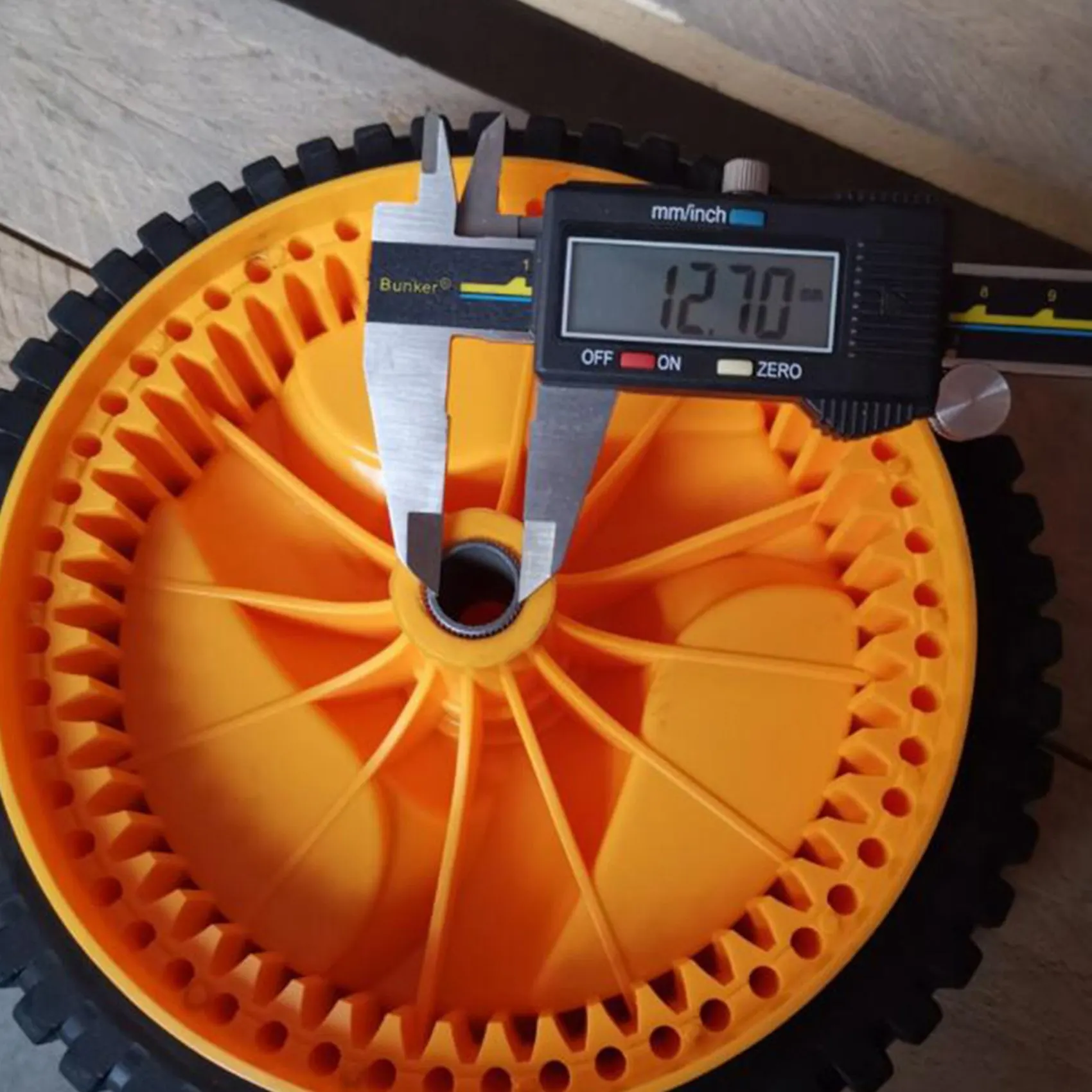 AT29-2X 196 MM Lawn Mower Wheel For Husqvarnaa For Mcculloch 5324025-67, 5324029-36, 532402567, 532402936
AT29-2X 196 MM Lawn Mower Wheel For Husqvarnaa For Mcculloch 5324025-67, 5324029-36, 532402567, 532402936